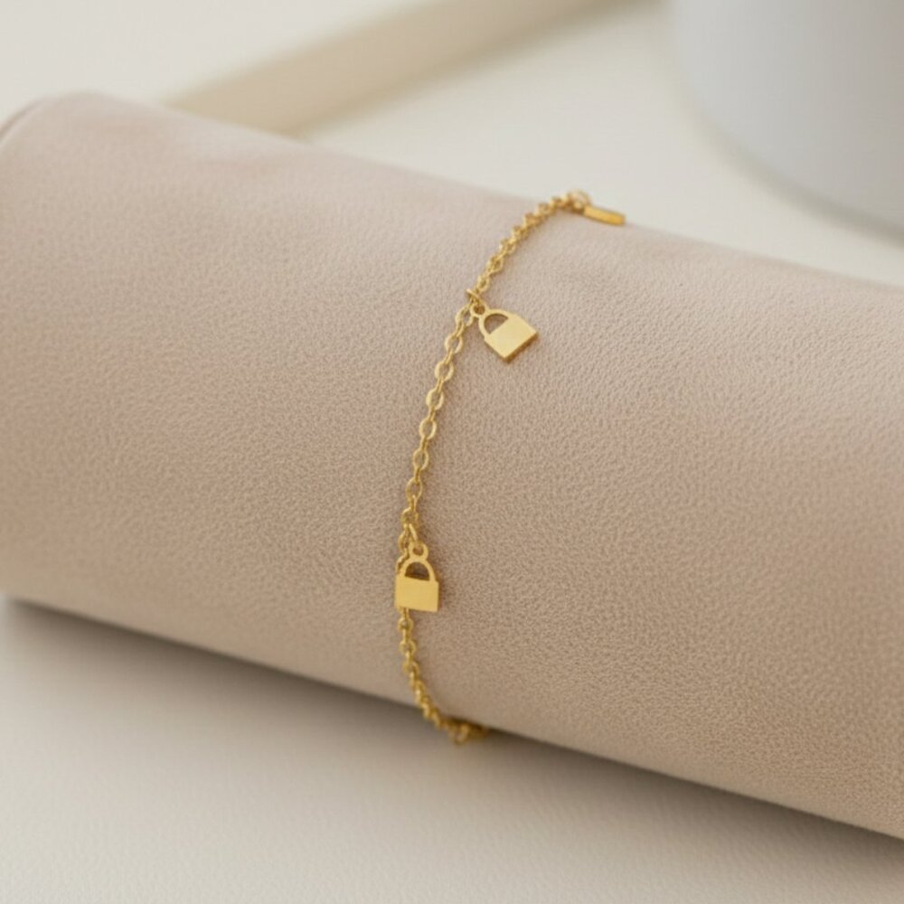 "Minimalist Bracelet, Sleek & Modern Design, Women’s Fashion, YC110256-B